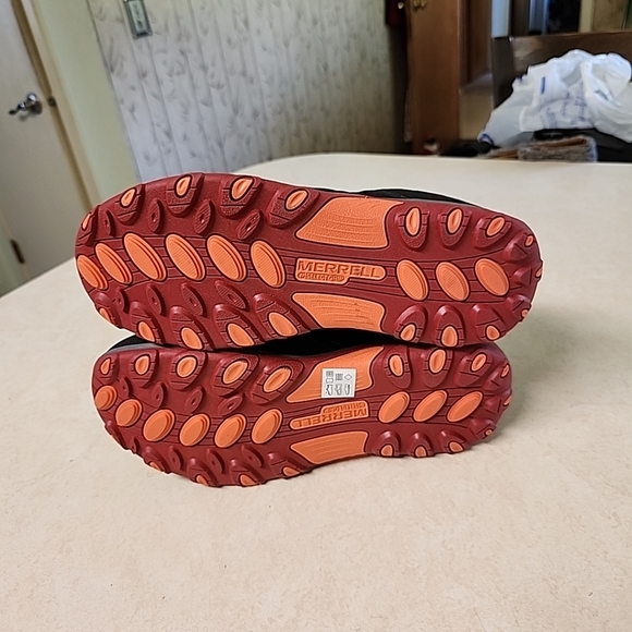 NEW Merrell Trail Chaser Hiking Sneaker Black Grey RED Mens 7M - Picture 8 of 11